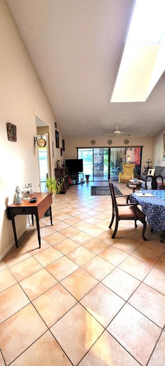 For Sale: $419,000 (2 beds, 2 baths, 1369 Square Feet)