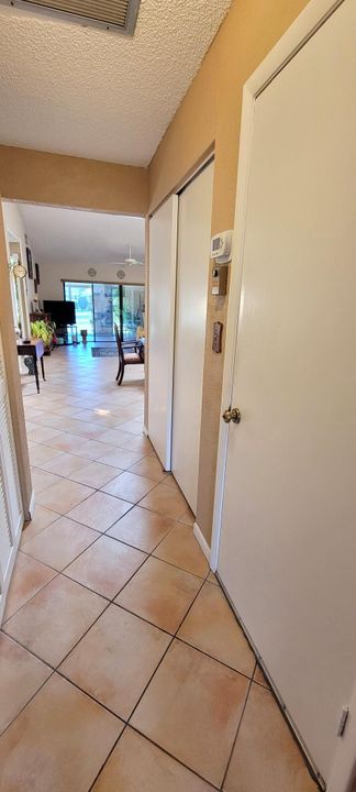 For Sale: $419,000 (2 beds, 2 baths, 1369 Square Feet)