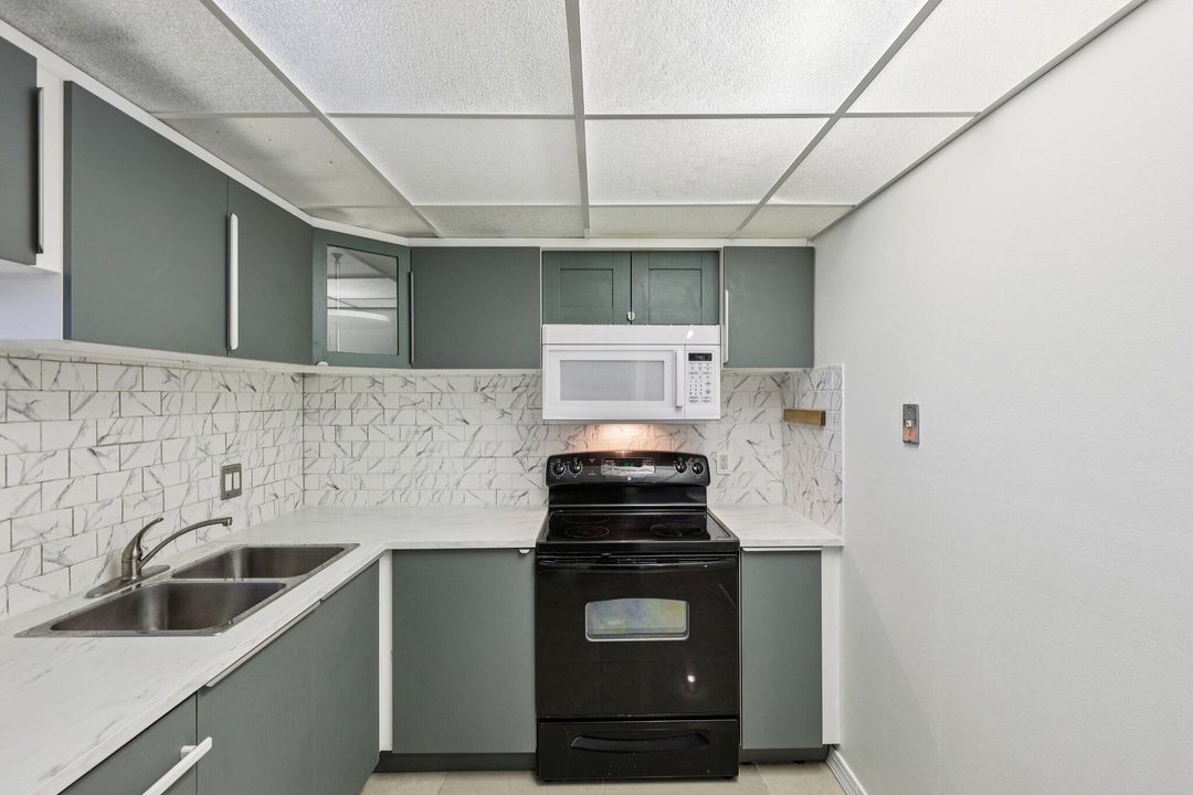 待售: $370,000 (2 贝兹, 2 浴室, 1145 平方英尺)