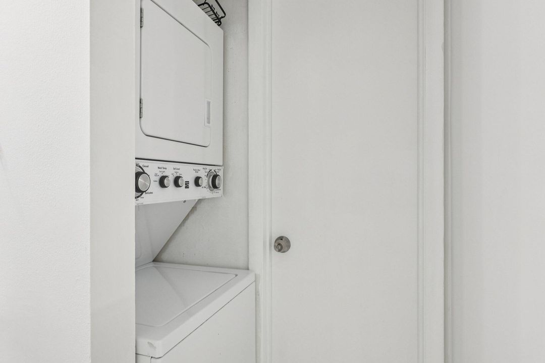 待售: $370,000 (2 贝兹, 2 浴室, 1145 平方英尺)