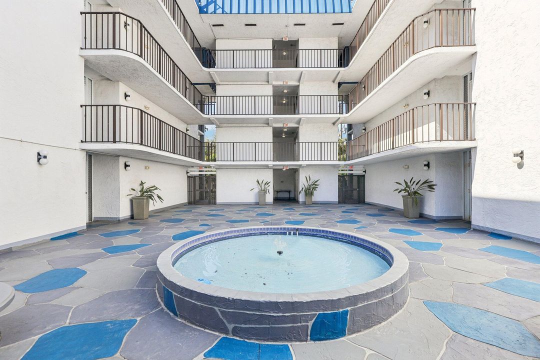 待售: $370,000 (2 贝兹, 2 浴室, 1145 平方英尺)