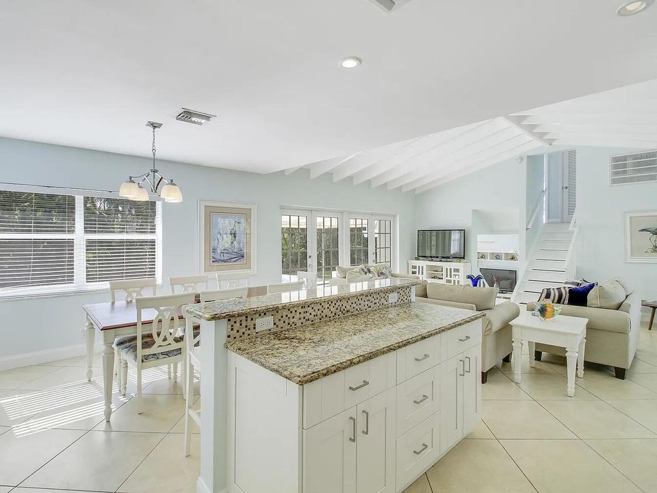 For Rent: $10,000 (3 beds, 3 baths, 2147 Square Feet)