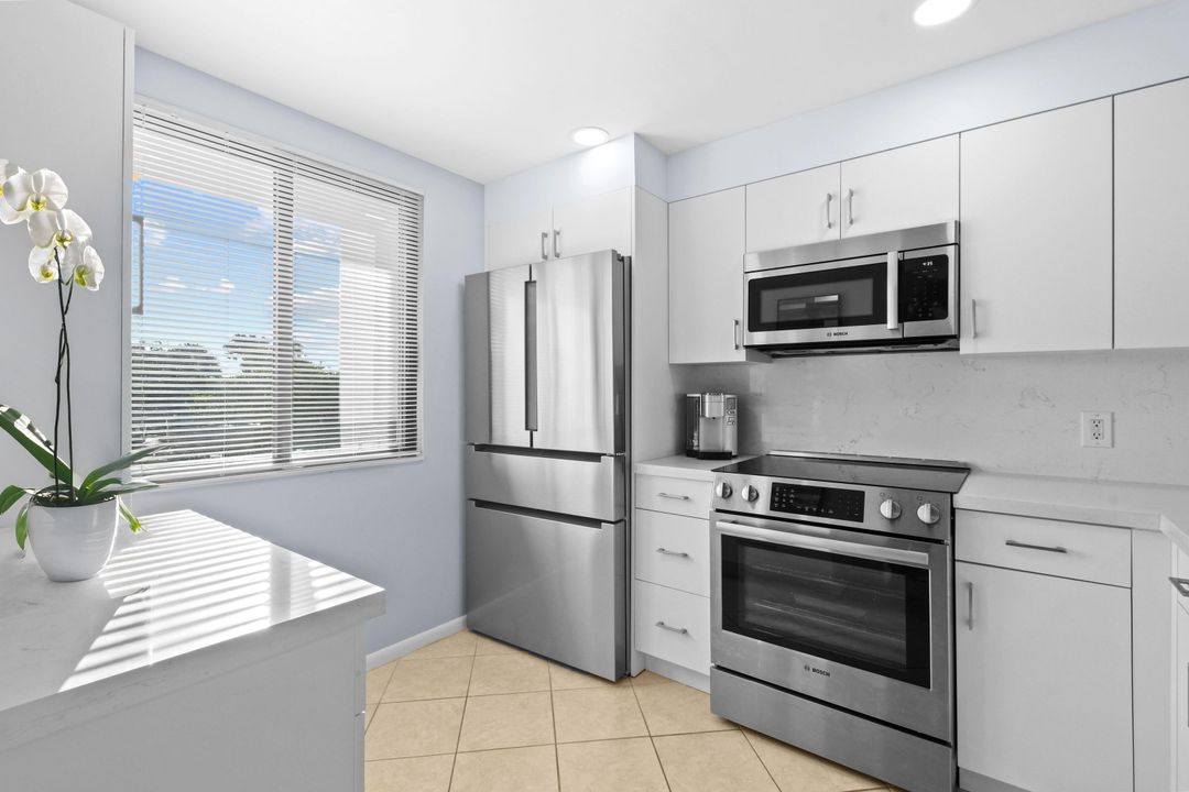 На продажу: $757,000 (2 спален, 2 ванн, 1332 Квадратных фут)