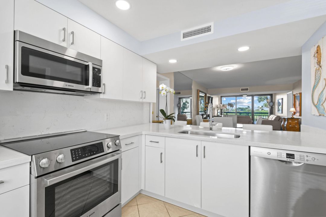 На продажу: $757,000 (2 спален, 2 ванн, 1332 Квадратных фут)