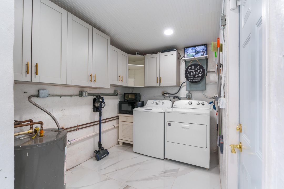 For Rent: $2,900 (3 beds, 1 baths, 1000 Square Feet)