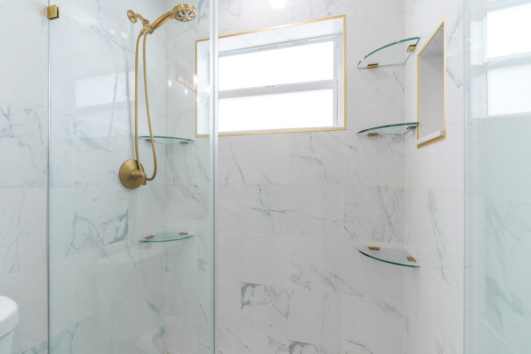 For Rent: $2,900 (3 beds, 1 baths, 1000 Square Feet)