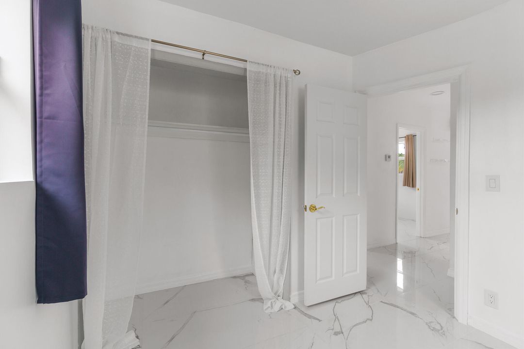 For Rent: $2,900 (3 beds, 1 baths, 1000 Square Feet)