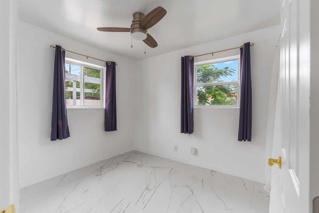 For Rent: $2,900 (3 beds, 1 baths, 1000 Square Feet)