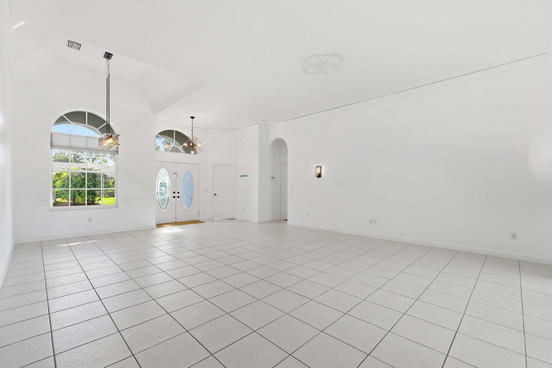 For Sale: $880,000 (4 beds, 3 baths, 2901 Square Feet)