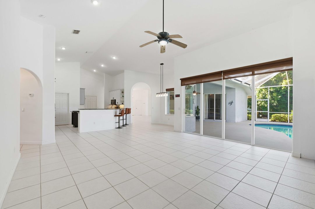 For Sale: $880,000 (4 beds, 3 baths, 2901 Square Feet)