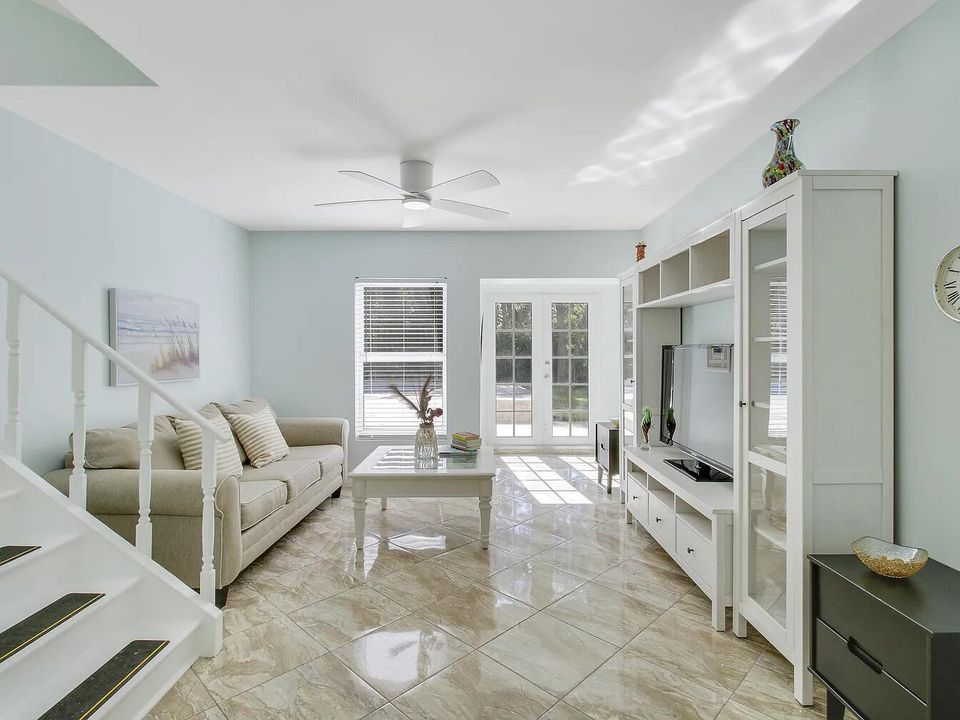 For Rent: $10,000 (3 beds, 3 baths, 2147 Square Feet)