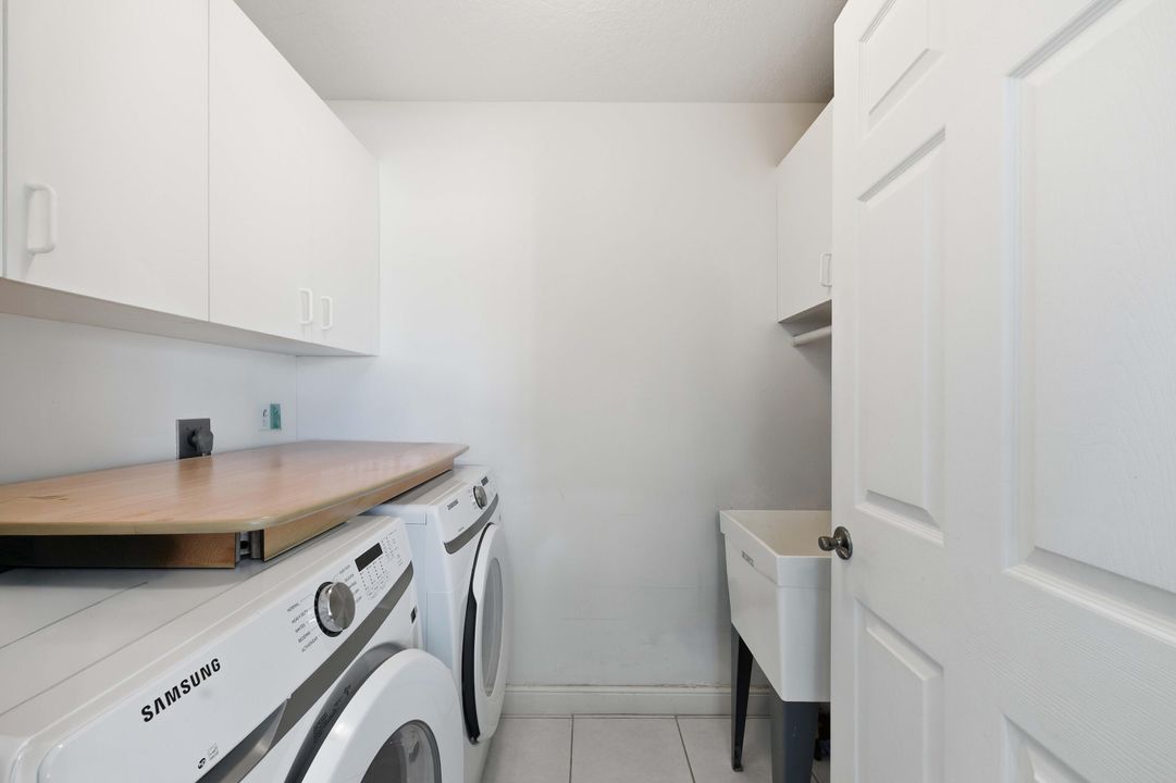 For Sale: $880,000 (4 beds, 3 baths, 2901 Square Feet)