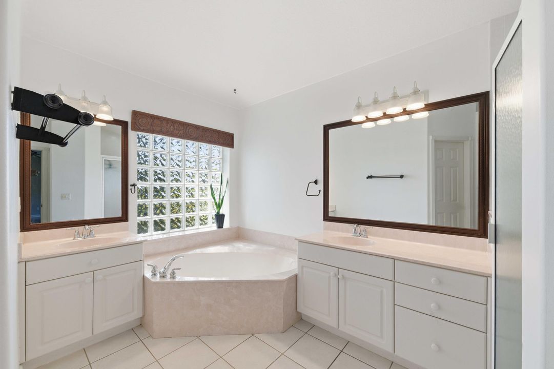 For Sale: $880,000 (4 beds, 3 baths, 2901 Square Feet)