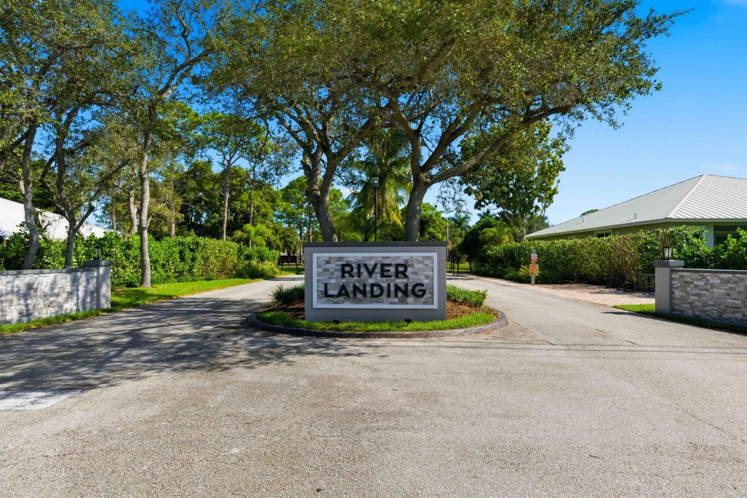 For Sale: $880,000 (4 beds, 3 baths, 2901 Square Feet)