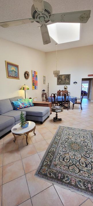 For Sale: $419,000 (2 beds, 2 baths, 1369 Square Feet)