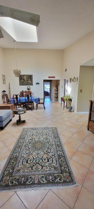 For Sale: $419,000 (2 beds, 2 baths, 1369 Square Feet)