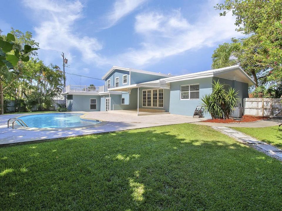 For Rent: $10,000 (3 beds, 3 baths, 2147 Square Feet)