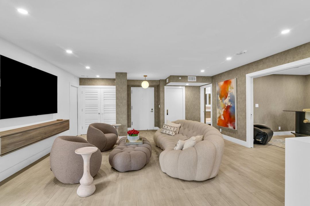 待售: $1,375,000 (2 贝兹, 2 浴室, 1706 平方英尺)