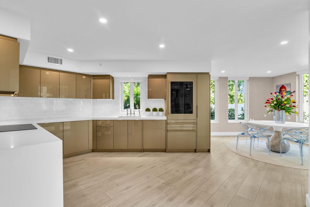 待售: $1,375,000 (2 贝兹, 2 浴室, 1706 平方英尺)