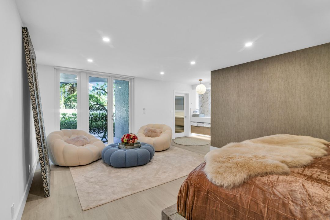 待售: $1,375,000 (2 贝兹, 2 浴室, 1706 平方英尺)