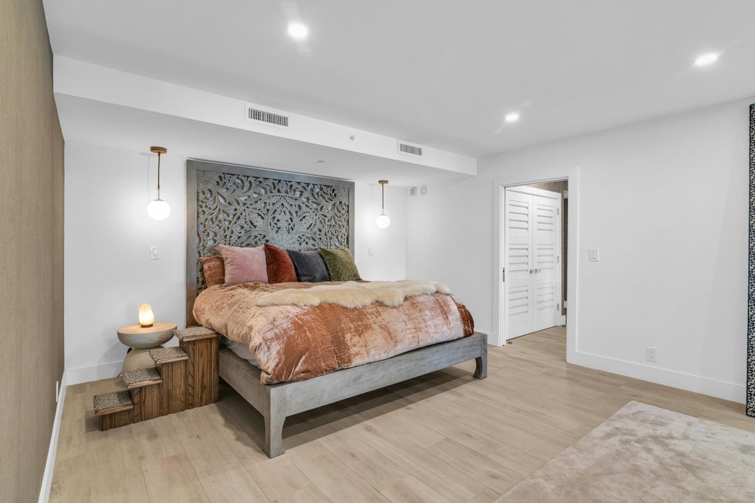 待售: $1,375,000 (2 贝兹, 2 浴室, 1706 平方英尺)