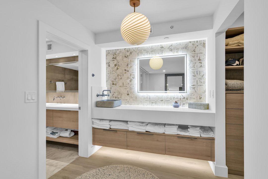 待售: $1,375,000 (2 贝兹, 2 浴室, 1706 平方英尺)