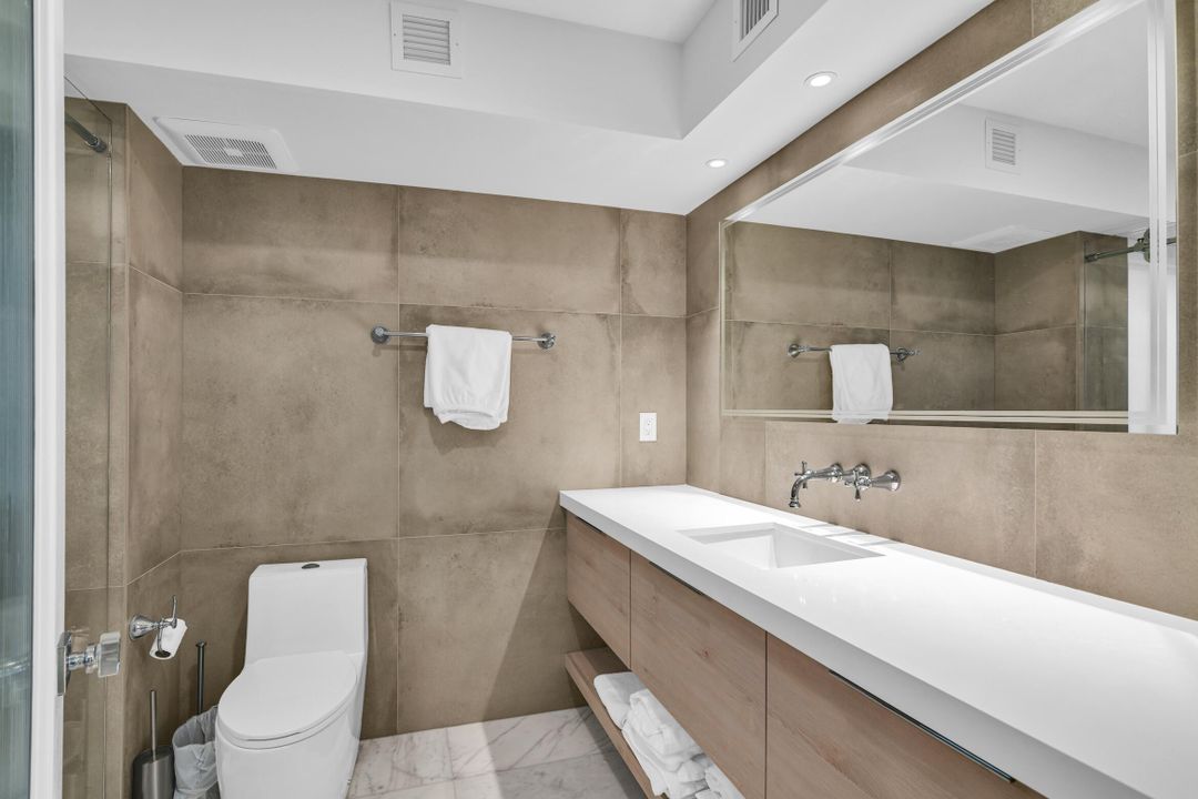 待售: $1,375,000 (2 贝兹, 2 浴室, 1706 平方英尺)