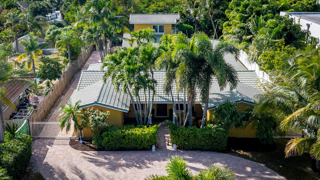 For Sale: $1,625,000 (4 beds, 4 baths, 2570 Square Feet)