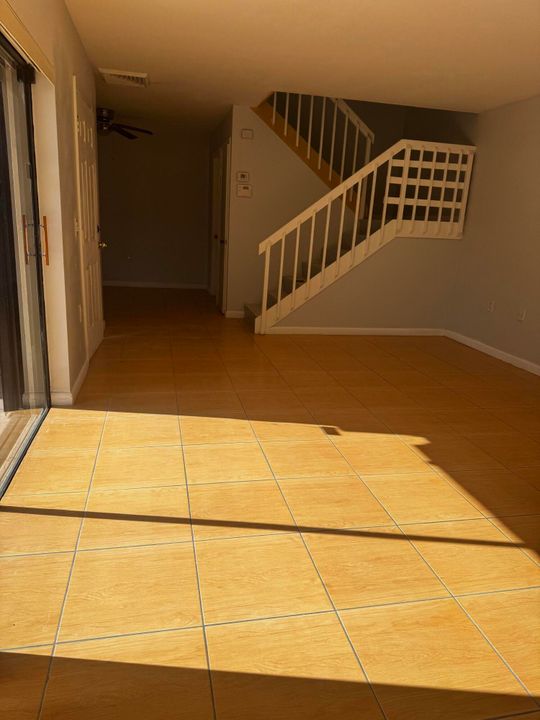 В аренду: $2,650 (2 спален, 2 ванн, 1596 Квадратных фут)