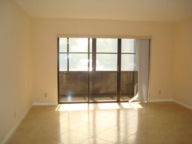 Active With Contract: $1,695 (1 beds, 1 baths, 764 Square Feet)