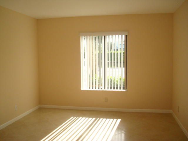 Active With Contract: $1,695 (1 beds, 1 baths, 764 Square Feet)