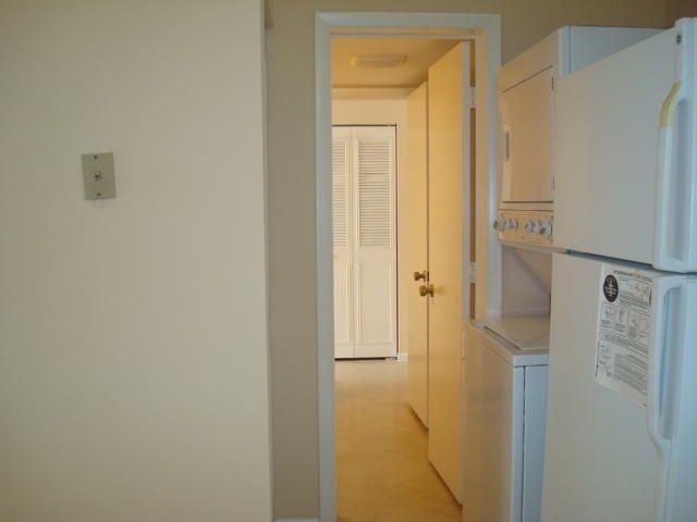 Active With Contract: $1,695 (1 beds, 1 baths, 764 Square Feet)