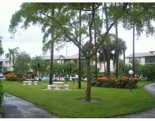 Active With Contract: $1,695 (1 beds, 1 baths, 764 Square Feet)