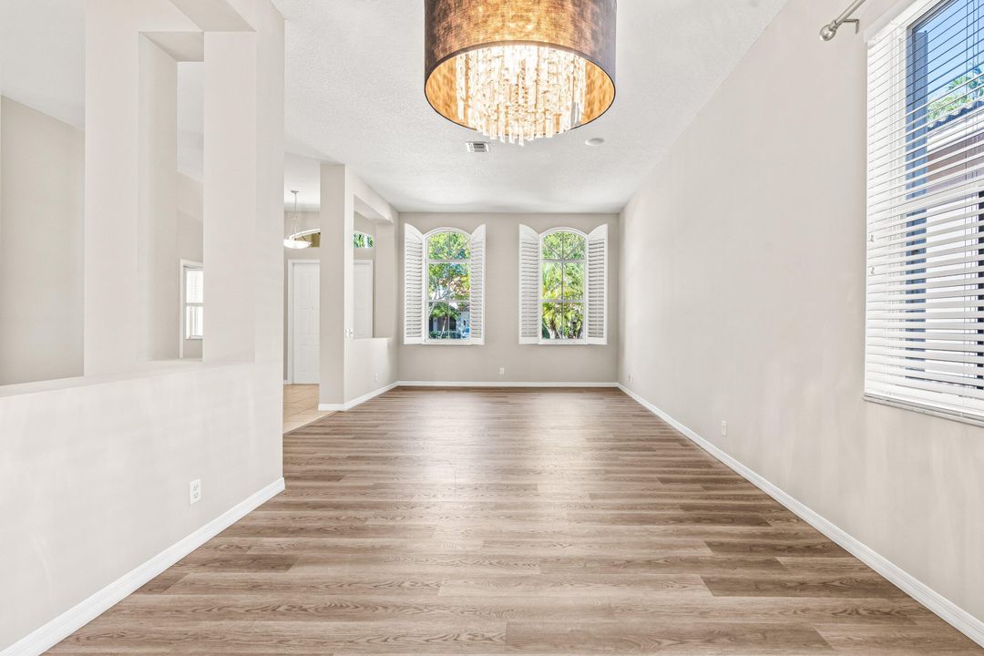 For Sale: $949,900 (4 beds, 2 baths, 2674 Square Feet)