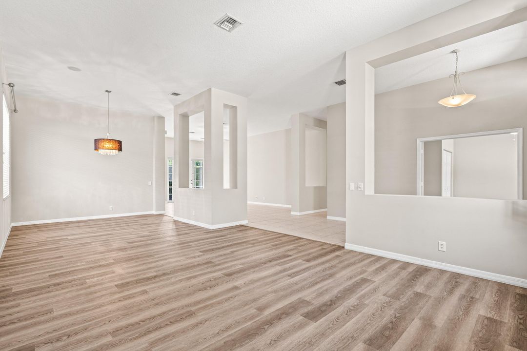 For Sale: $949,900 (4 beds, 2 baths, 2674 Square Feet)