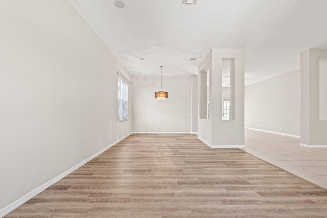 For Sale: $949,900 (4 beds, 2 baths, 2674 Square Feet)