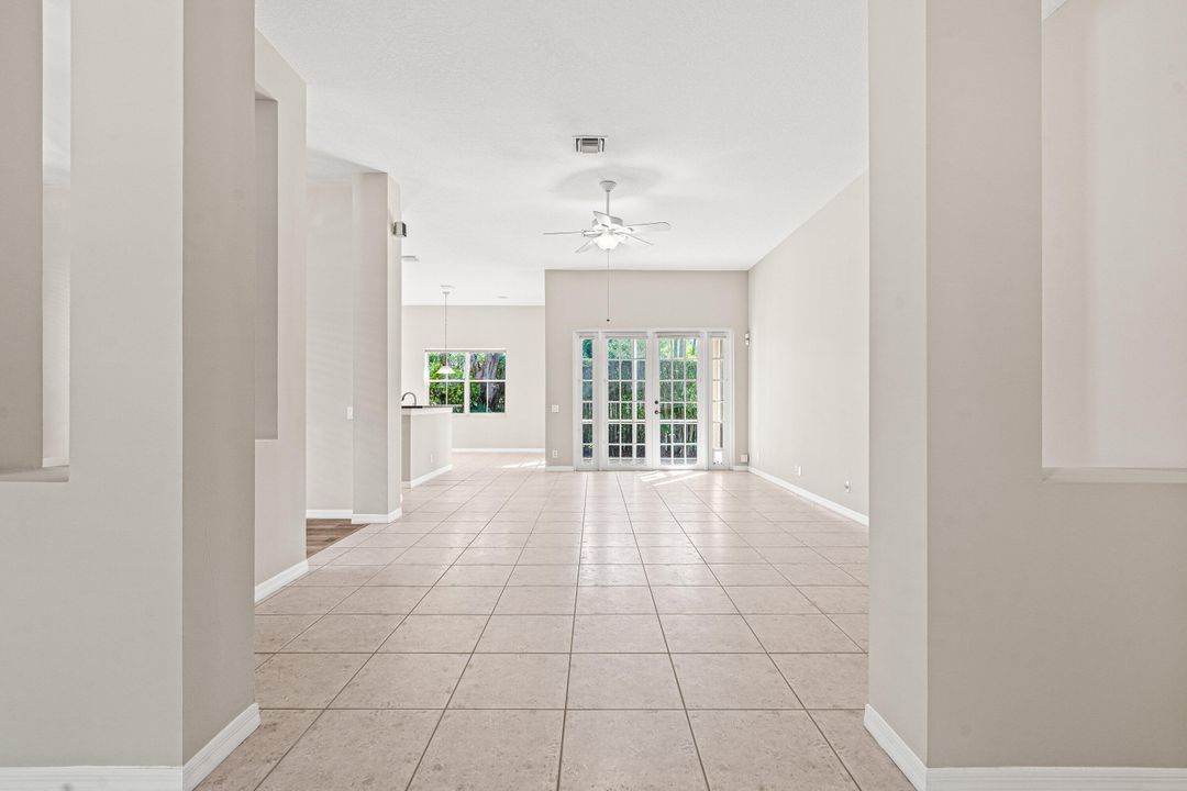 For Sale: $949,900 (4 beds, 2 baths, 2674 Square Feet)