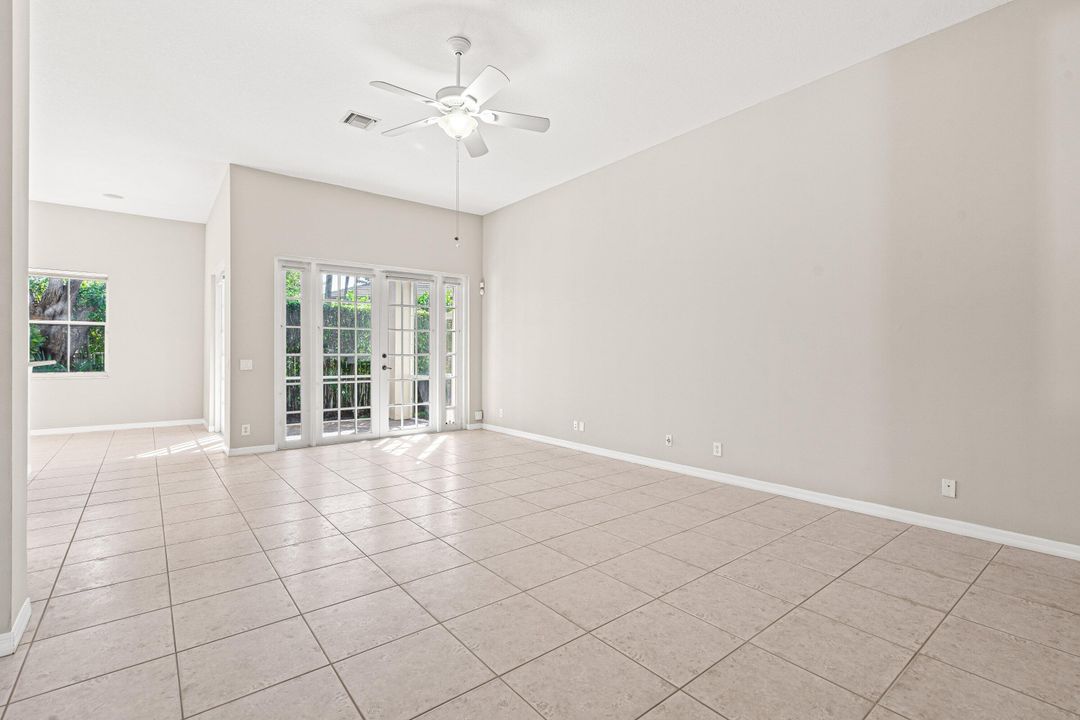 For Sale: $949,900 (4 beds, 2 baths, 2674 Square Feet)