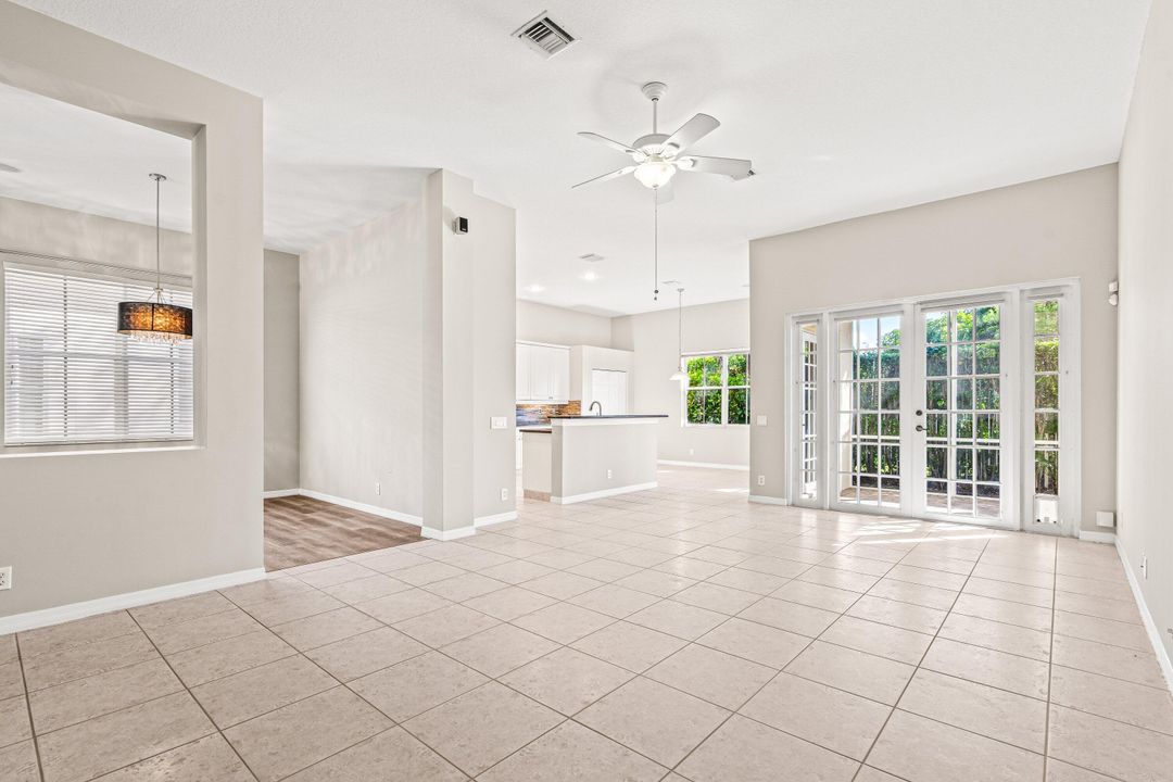 For Sale: $949,900 (4 beds, 2 baths, 2674 Square Feet)