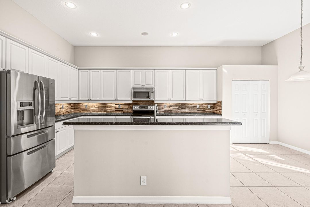 For Sale: $949,900 (4 beds, 2 baths, 2674 Square Feet)