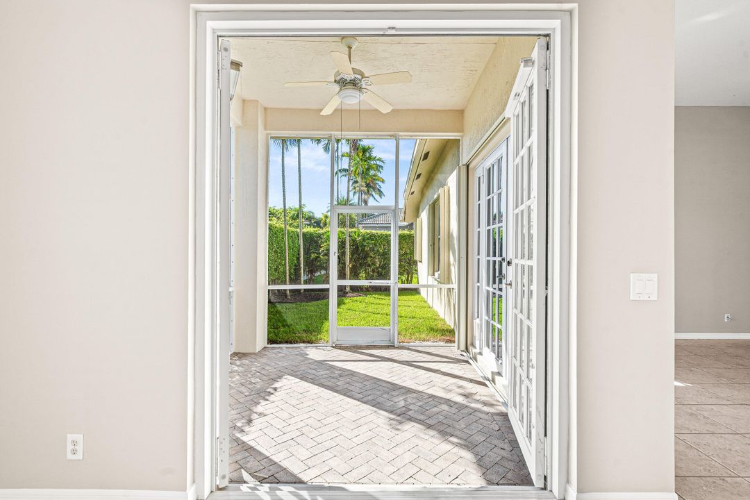 For Sale: $949,900 (4 beds, 2 baths, 2674 Square Feet)