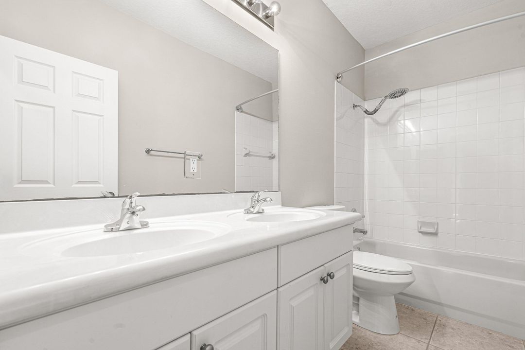 For Sale: $949,900 (4 beds, 2 baths, 2674 Square Feet)