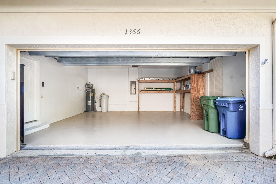 For Sale: $949,900 (4 beds, 2 baths, 2674 Square Feet)