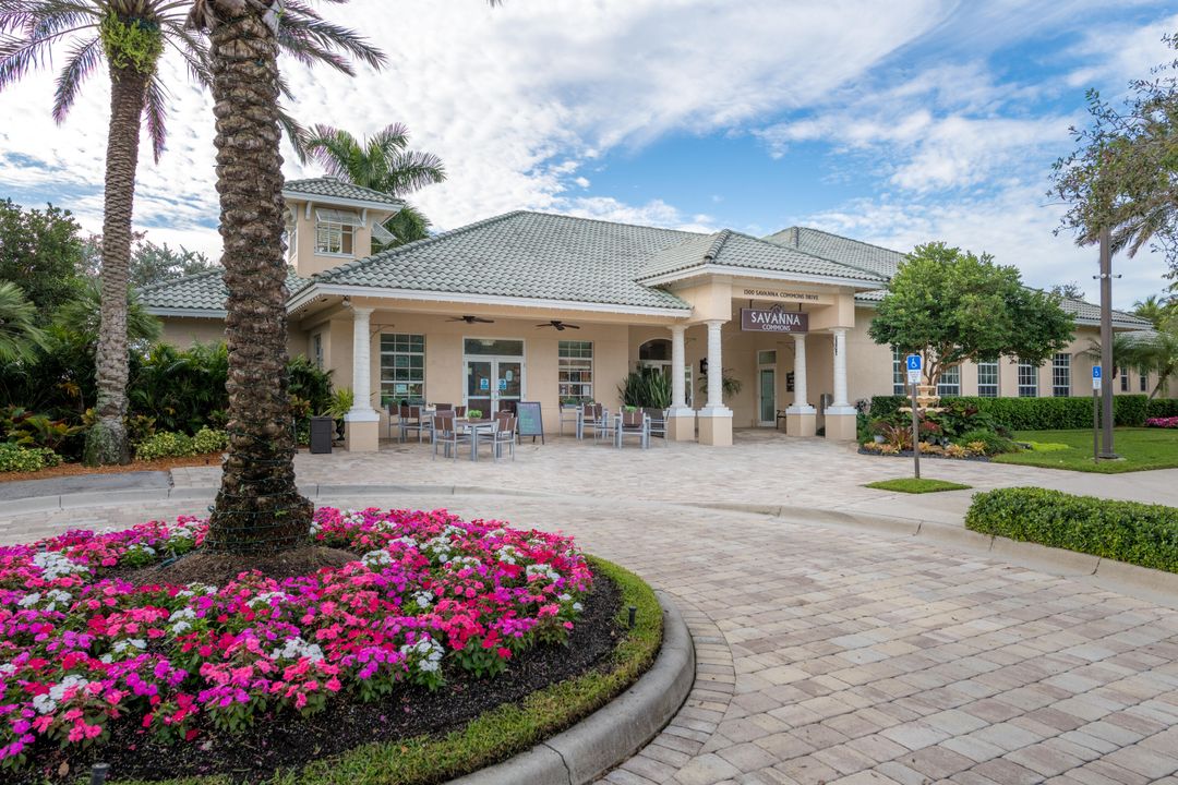 For Sale: $949,900 (4 beds, 2 baths, 2674 Square Feet)