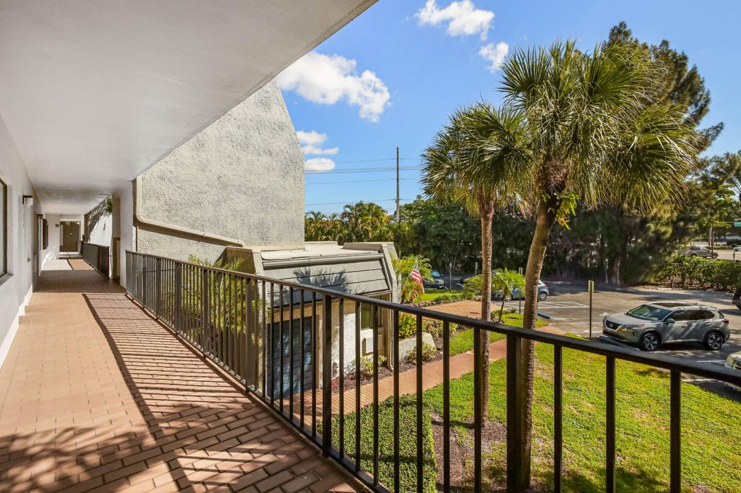 На продажу: $150,000 (3 спален, 2 ванн, 1225 Квадратных фут)