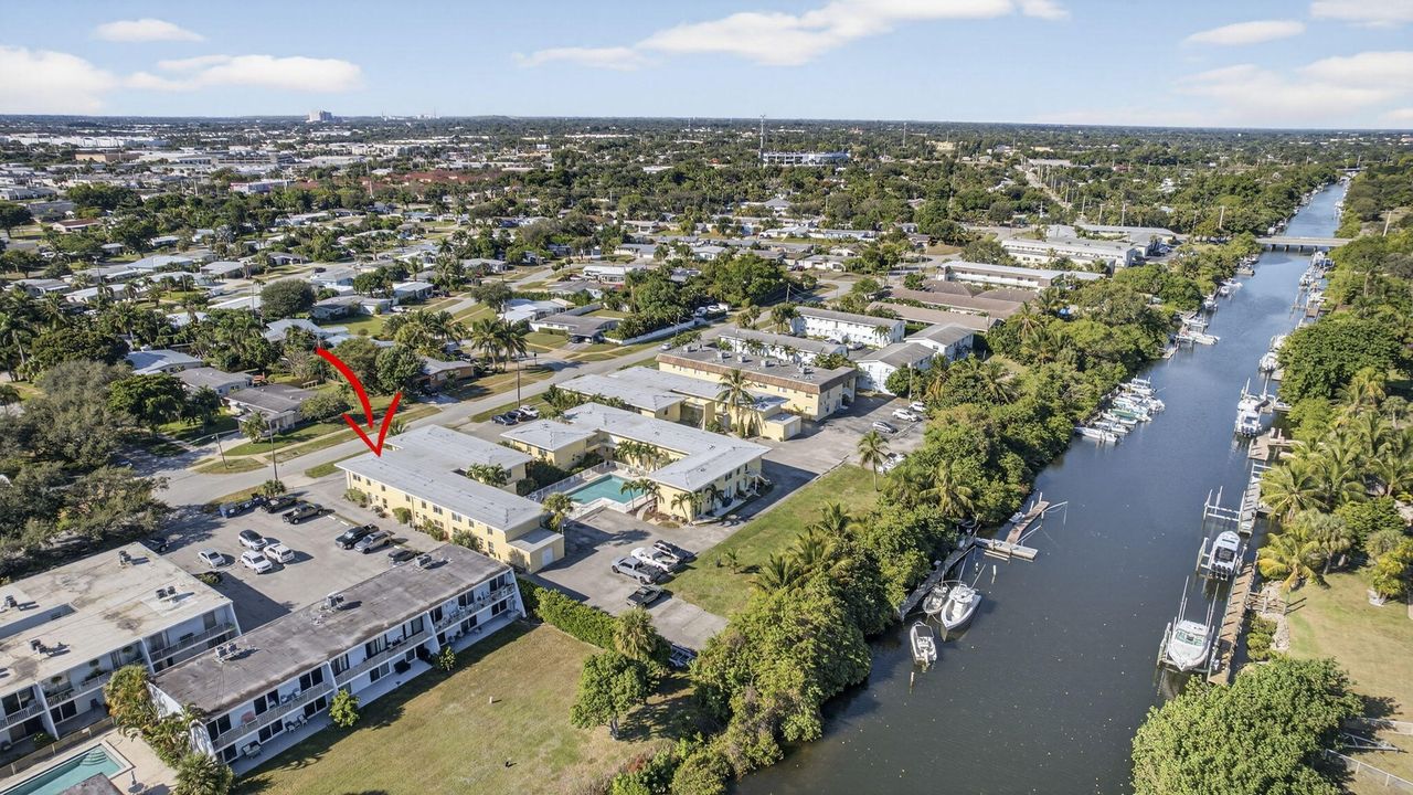 待售: $200,000 (1 贝兹, 1 浴室, 684 平方英尺)