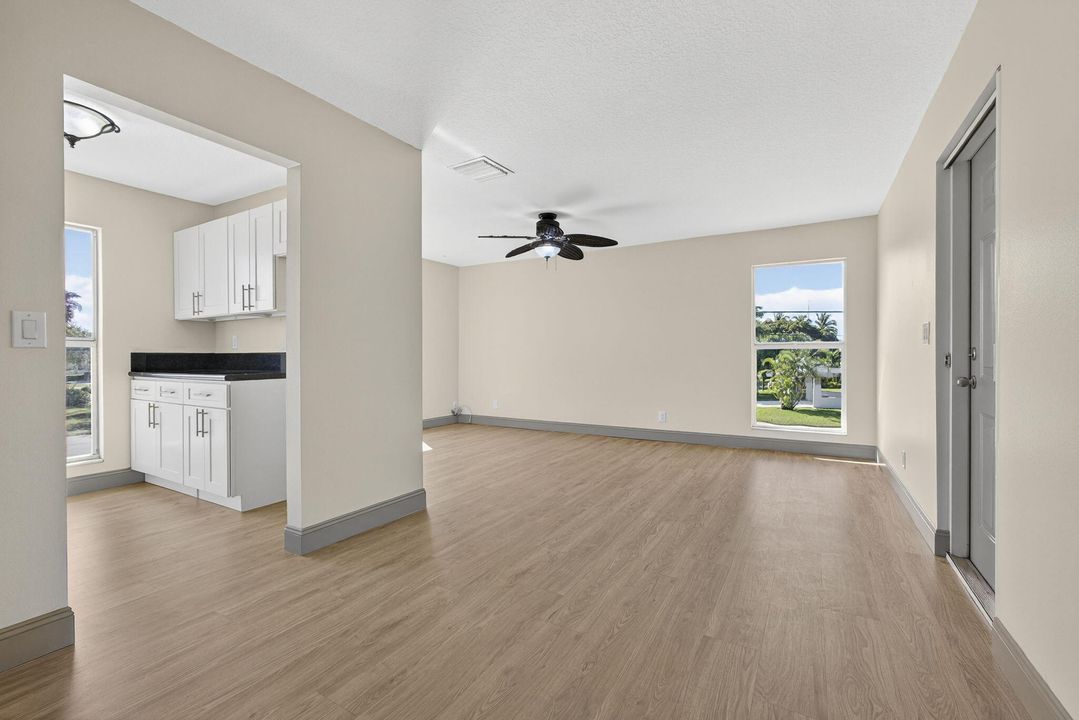 待售: $200,000 (1 贝兹, 1 浴室, 684 平方英尺)