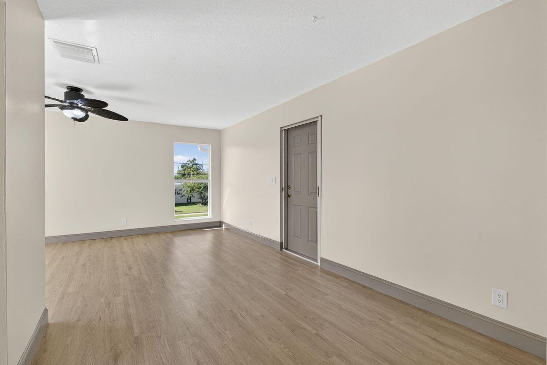 待售: $200,000 (1 贝兹, 1 浴室, 684 平方英尺)