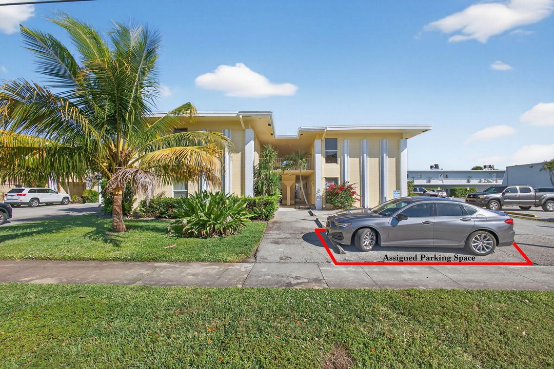 待售: $200,000 (1 贝兹, 1 浴室, 684 平方英尺)