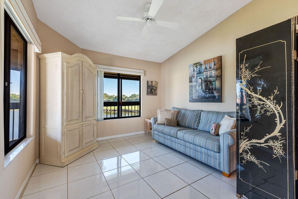 待售: $299,000 (2 贝兹, 2 浴室, 1728 平方英尺)